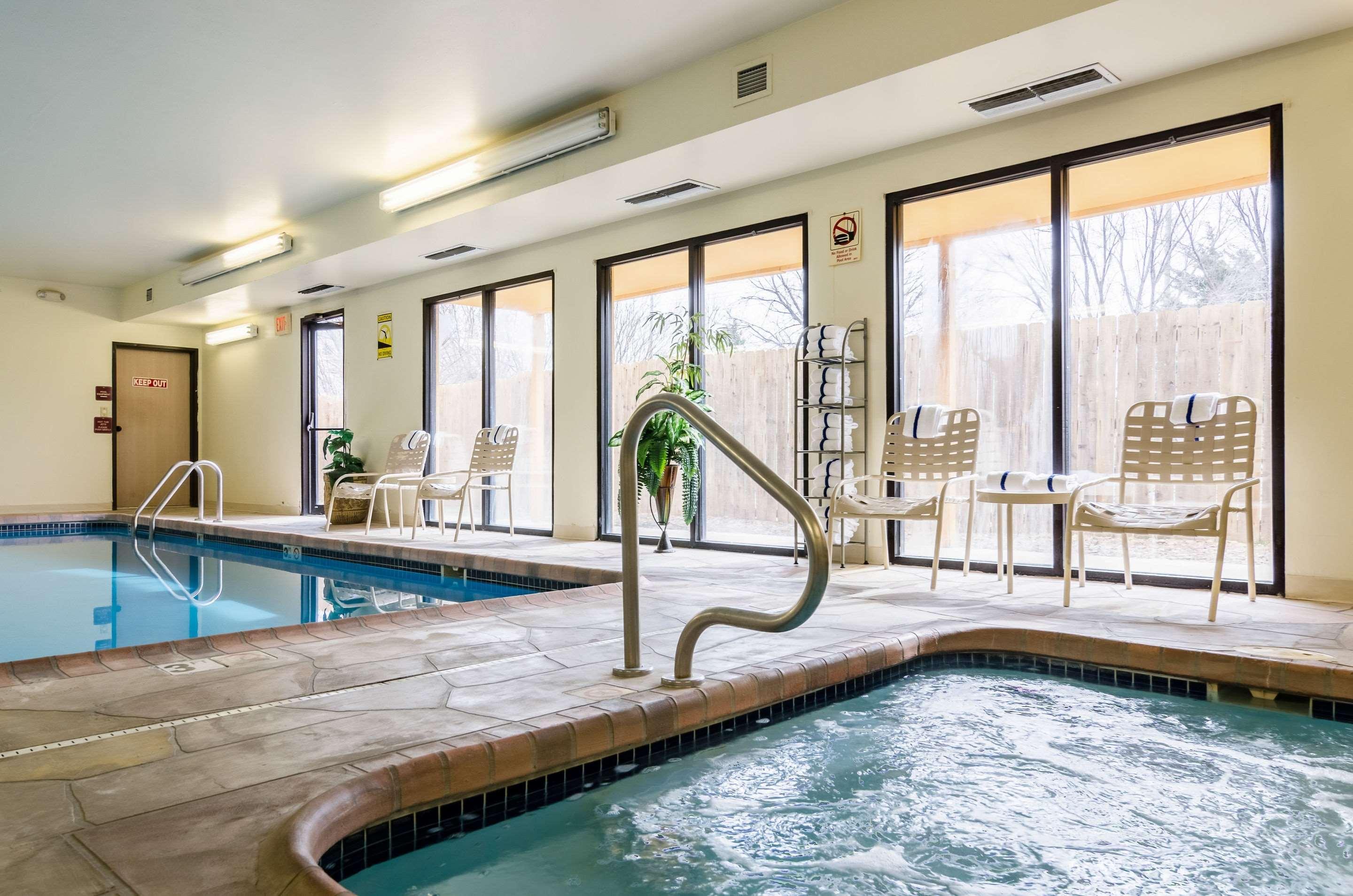 Quality Inn & Suites Manhattan Eksteriør billede