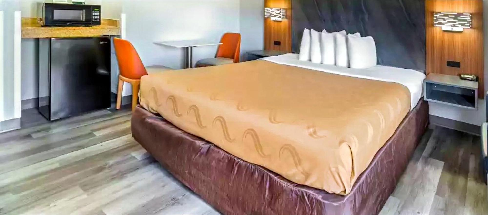 Quality Inn & Suites Manhattan Eksteriør billede