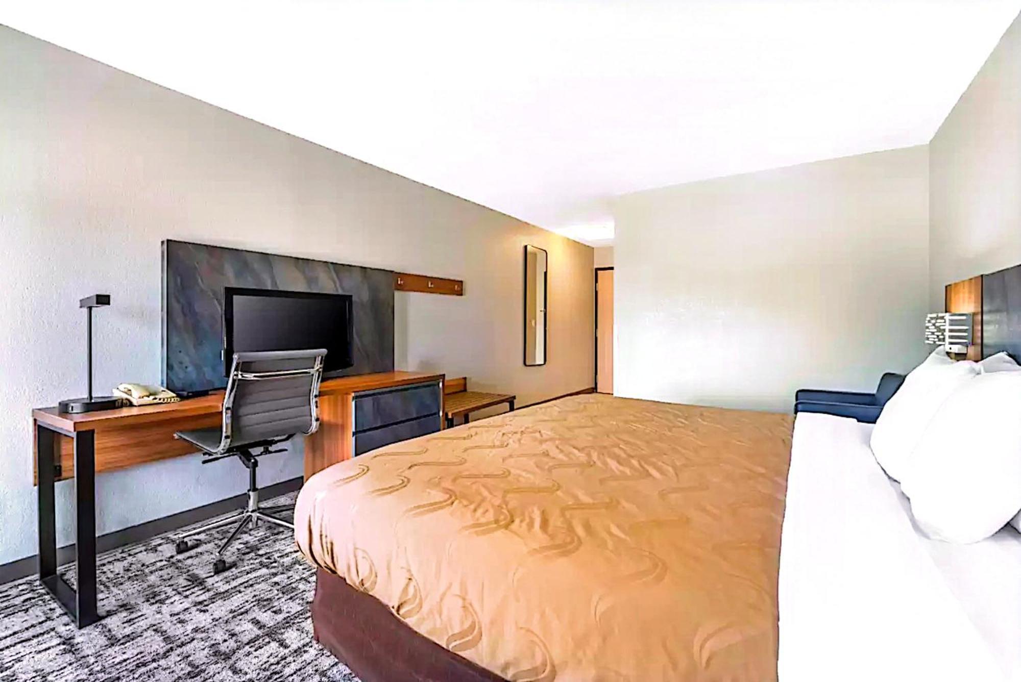 Quality Inn & Suites Manhattan Eksteriør billede
