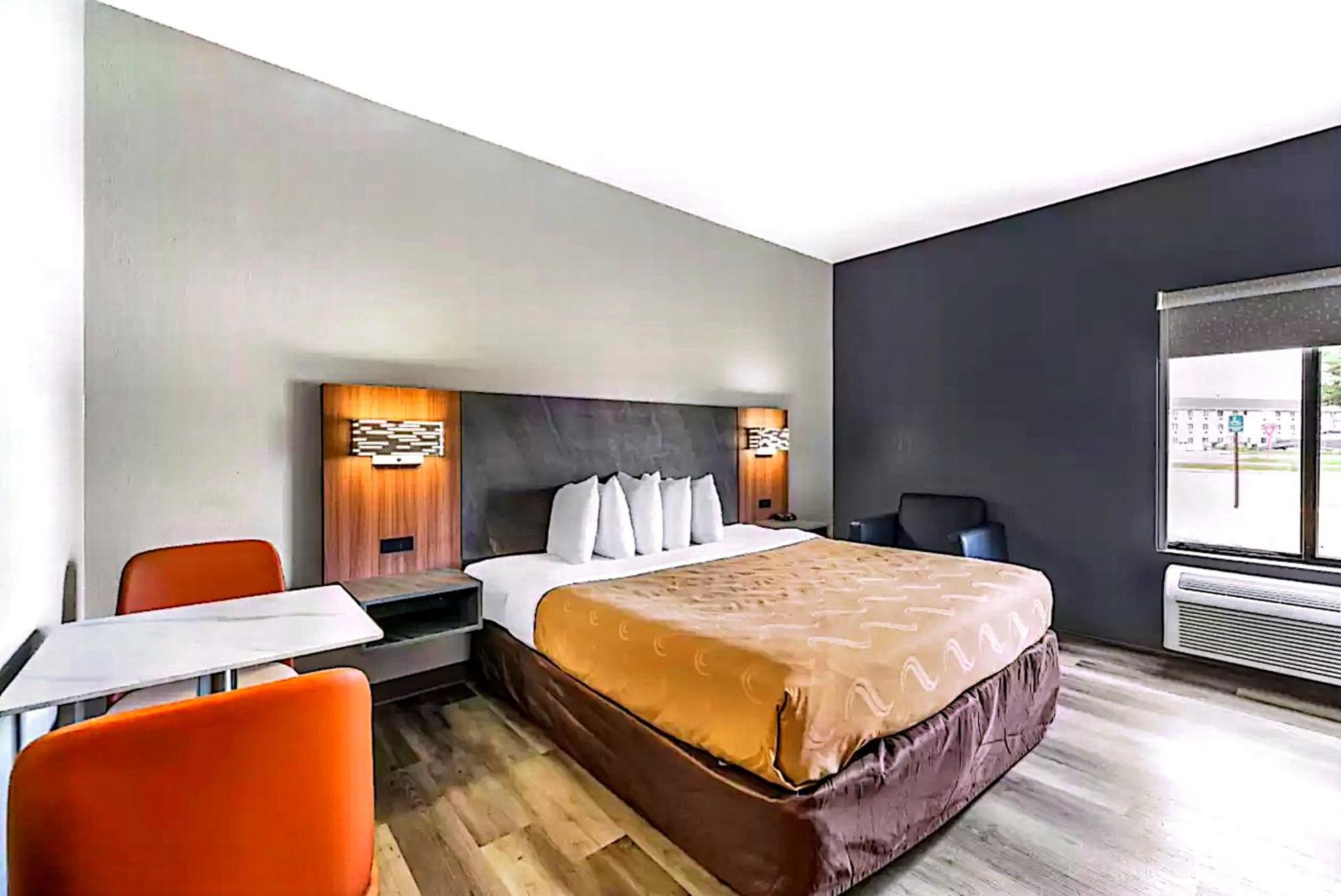 Quality Inn & Suites Manhattan Eksteriør billede