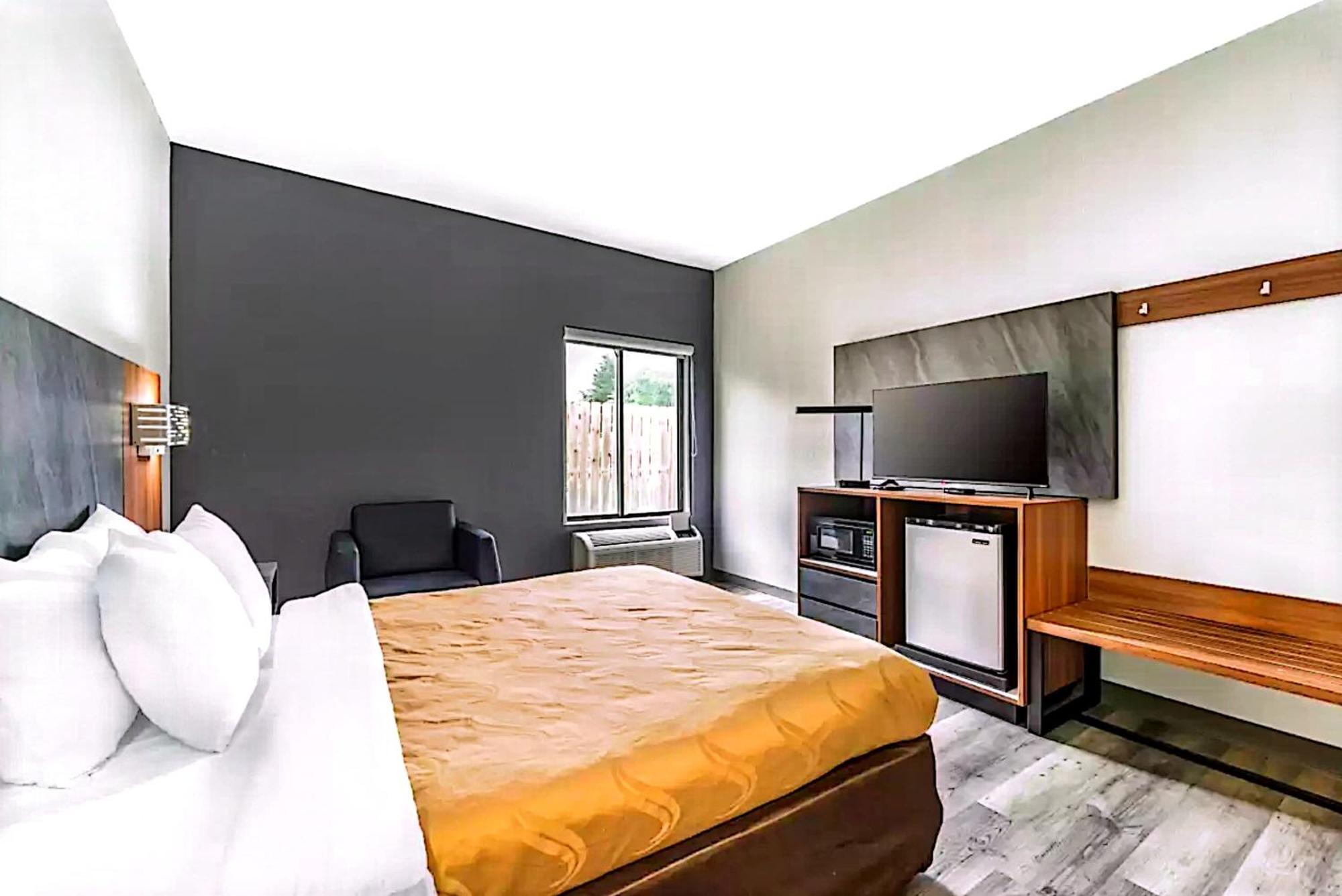 Quality Inn & Suites Manhattan Eksteriør billede