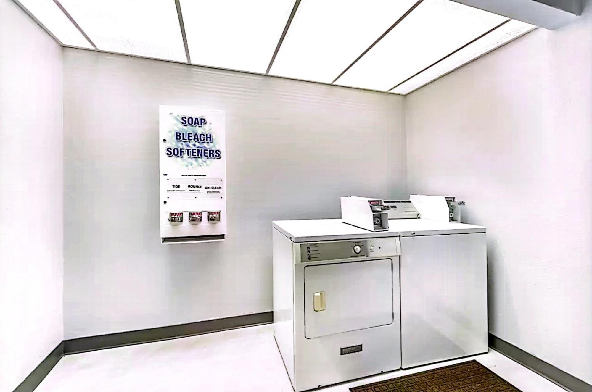 Quality Inn & Suites Manhattan Eksteriør billede