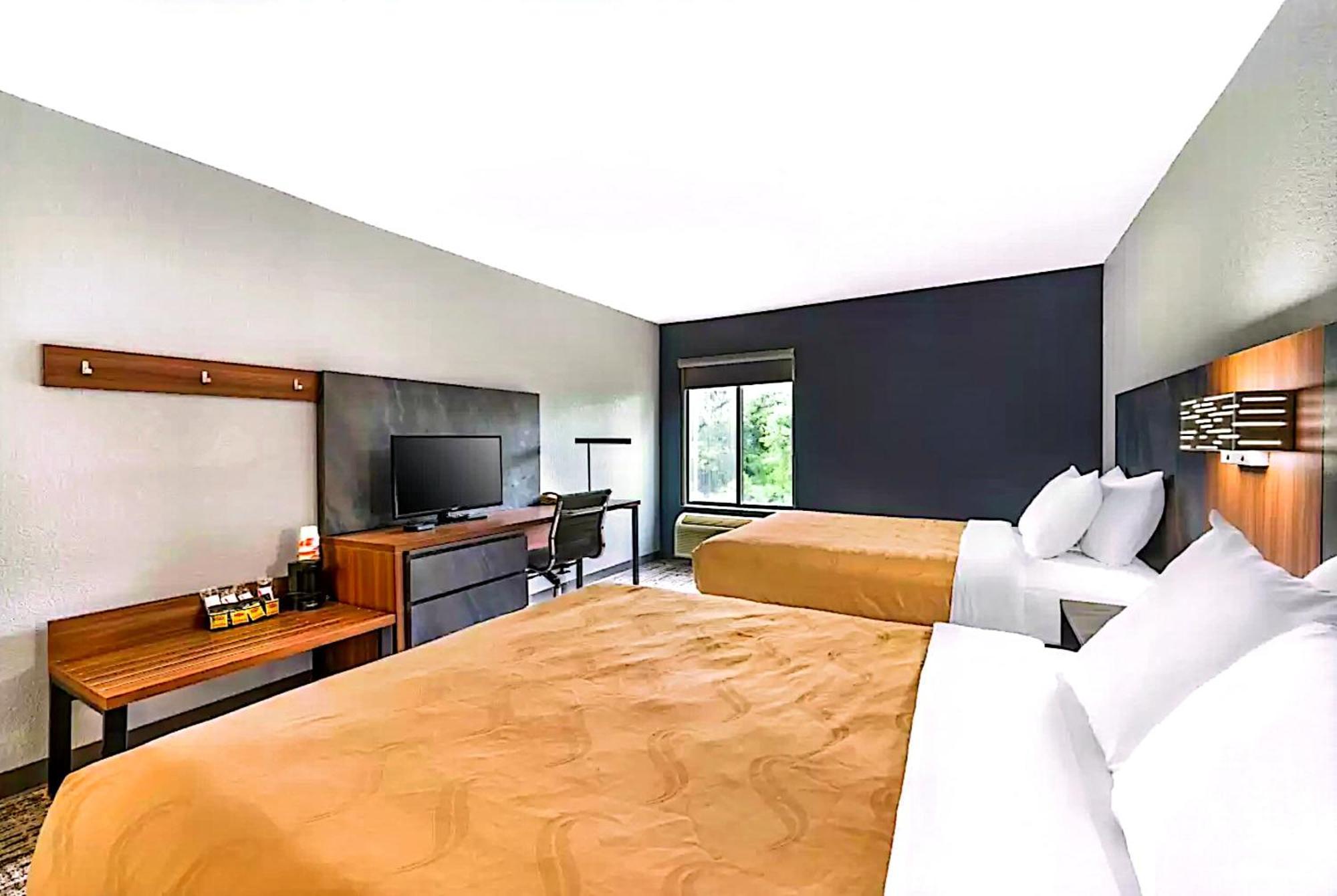 Quality Inn & Suites Manhattan Eksteriør billede