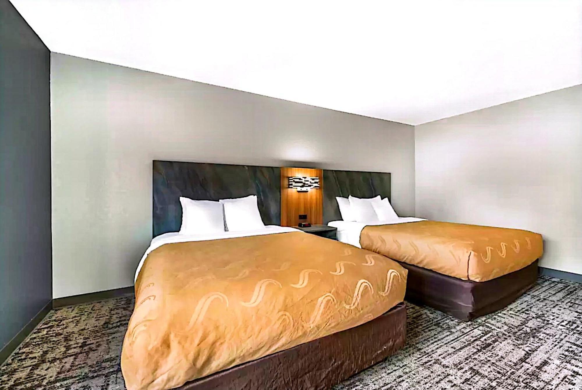 Quality Inn & Suites Manhattan Eksteriør billede
