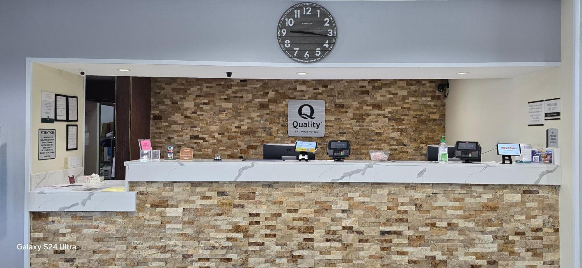 Quality Inn & Suites Manhattan Eksteriør billede