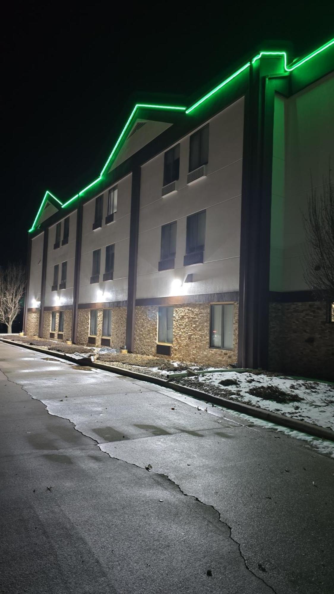 Quality Inn & Suites Manhattan Eksteriør billede