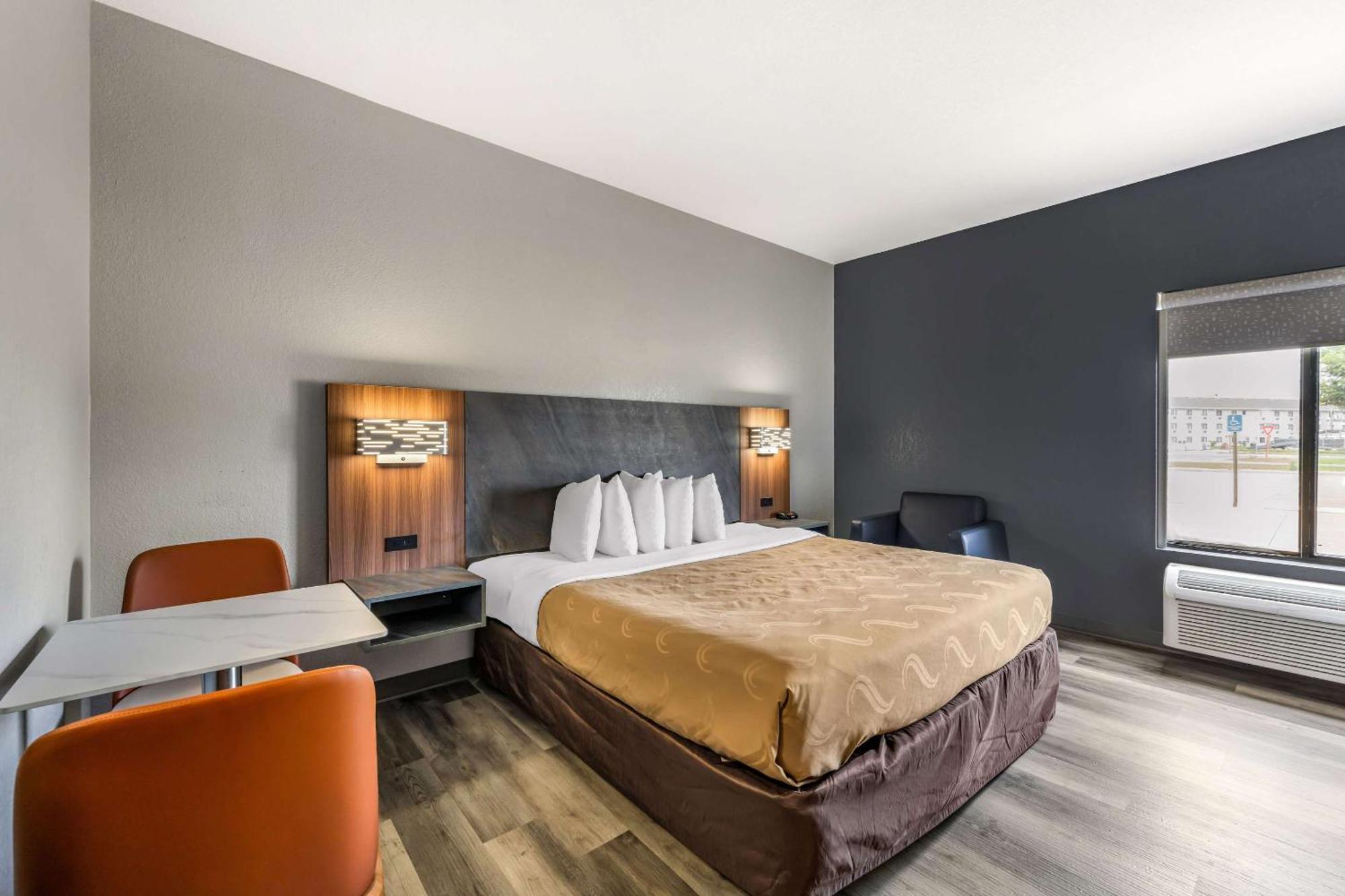 Quality Inn & Suites Manhattan Eksteriør billede