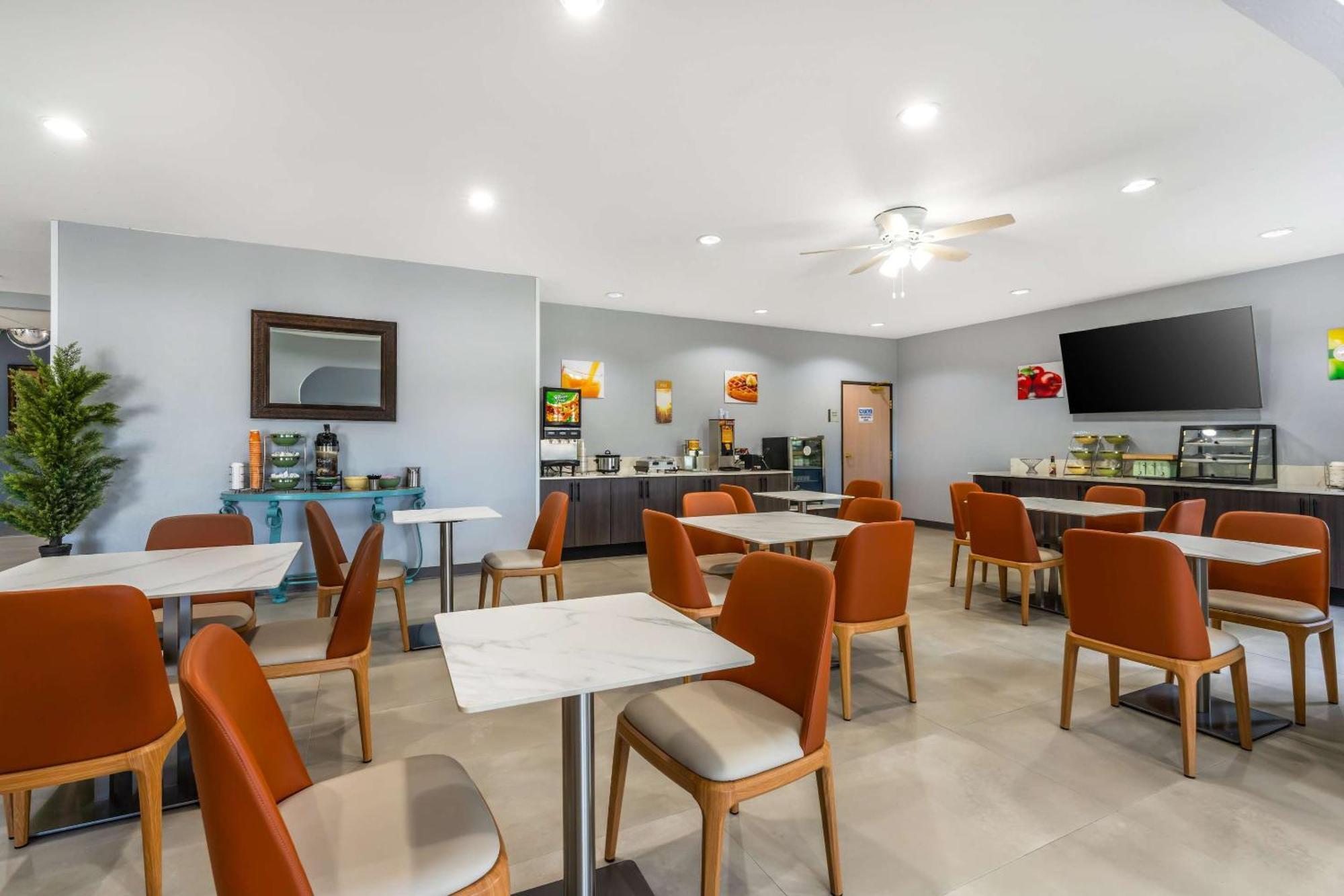 Quality Inn & Suites Manhattan Eksteriør billede
