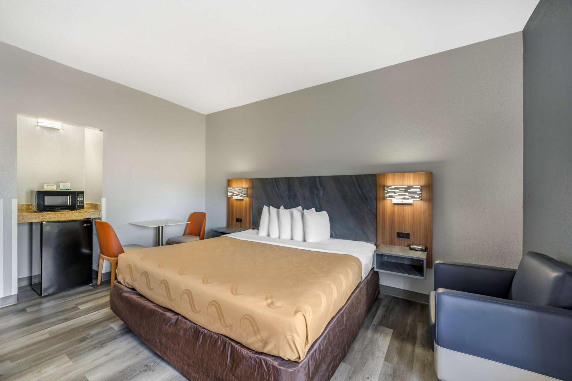 Quality Inn & Suites Manhattan Eksteriør billede