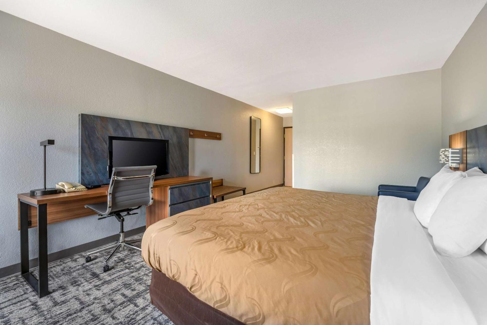 Quality Inn & Suites Manhattan Eksteriør billede