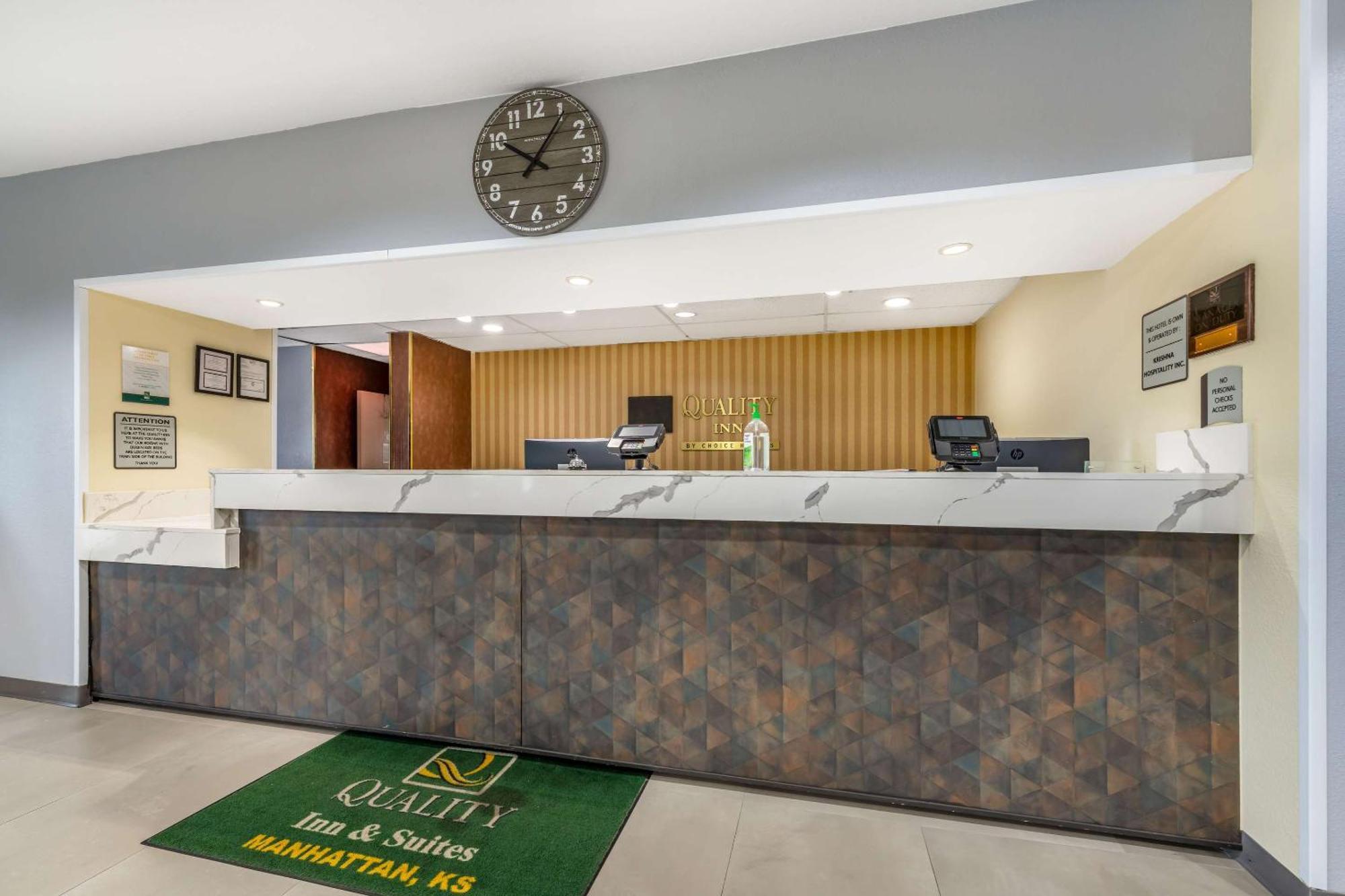 Quality Inn & Suites Manhattan Eksteriør billede